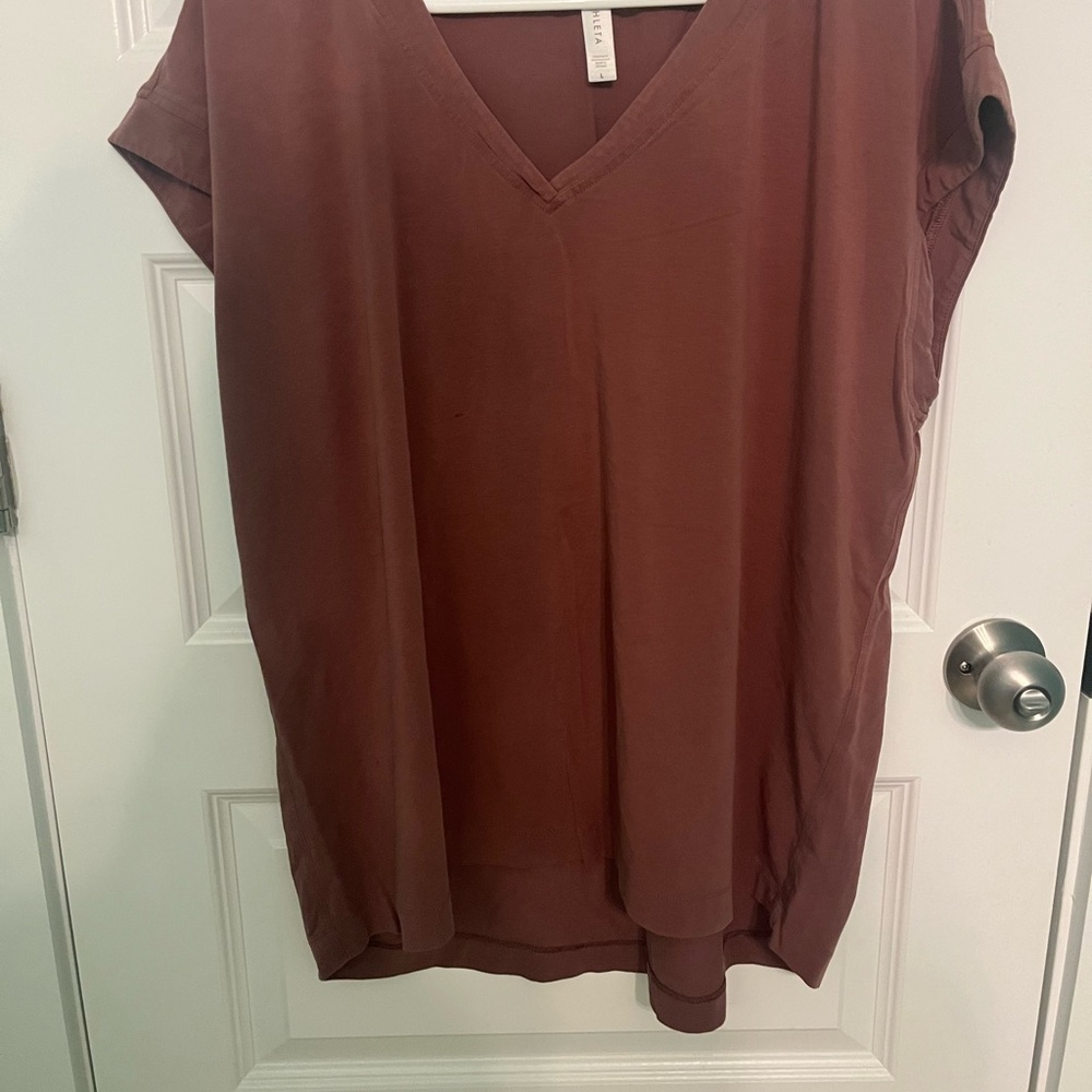 Athleta shirt